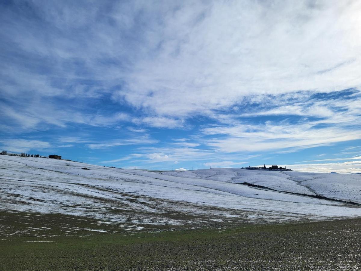 Готель Dimora In Francigena Сан-Куїрико-д'Орча Екстер'єр фото